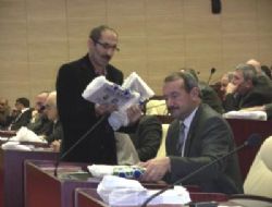 AK partililer sevindi, muhalefet kınadı